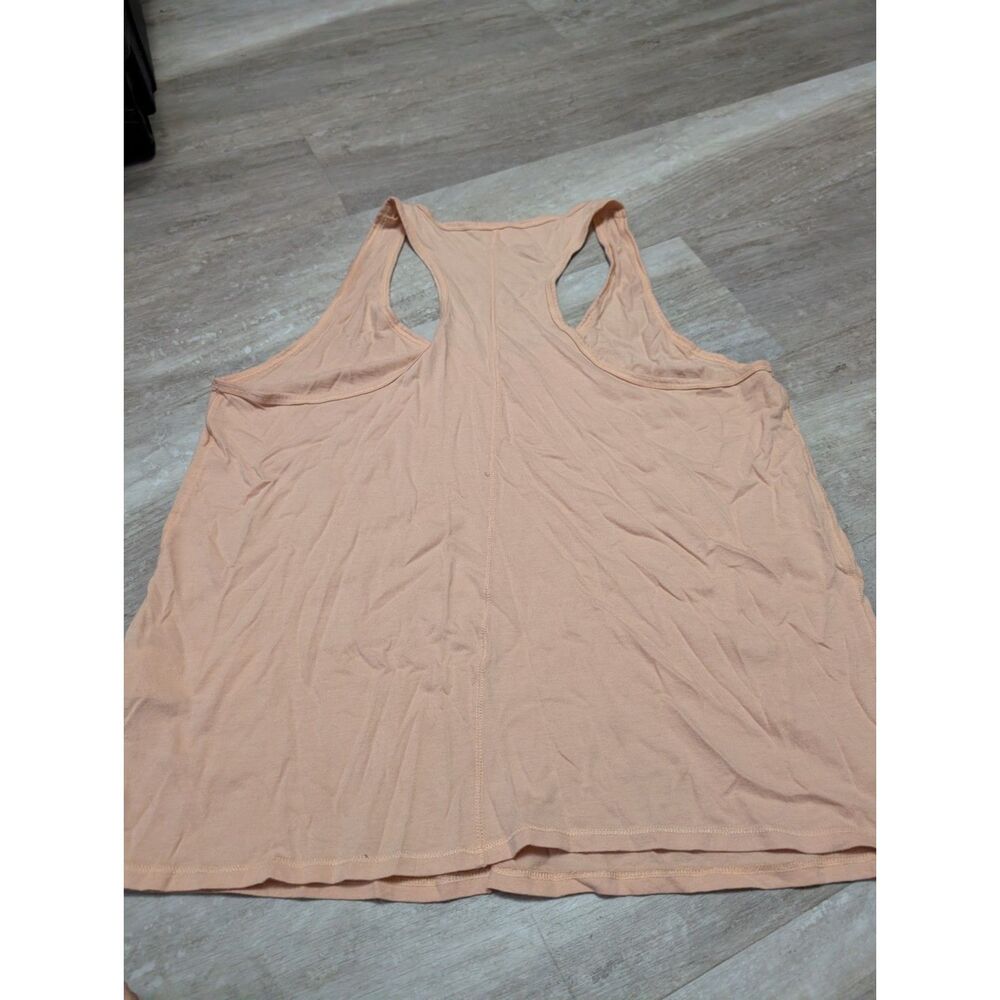 tank top - Picture 2 of 3